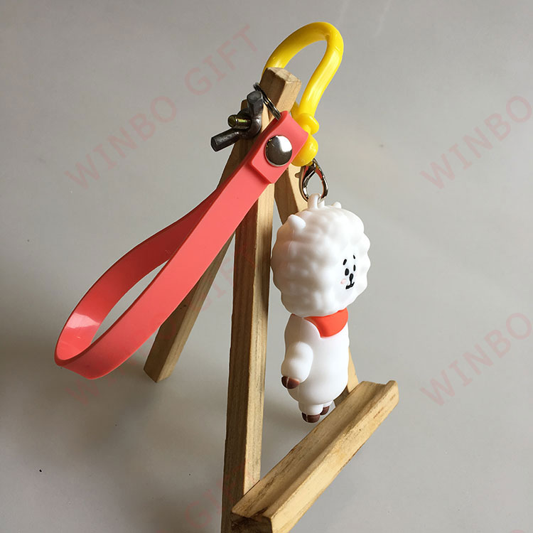 卡通動(dòng)物羊立體鑰匙扣左側(cè)面